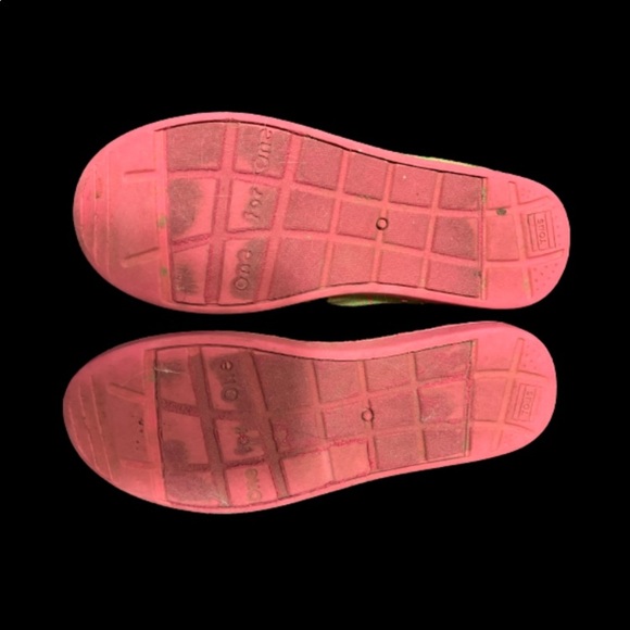 Toms slip ons, youth  sz 1.5 - Picture 4 of 5